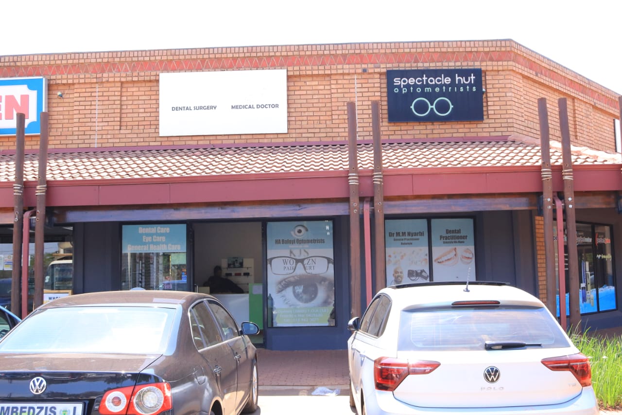 image of spectacle hut zambezi branch